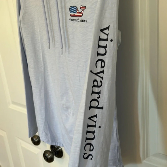Vineyard vines flag whale shirt size XS long blue flag day hoodie Fourth of July - Picture 6 of 6